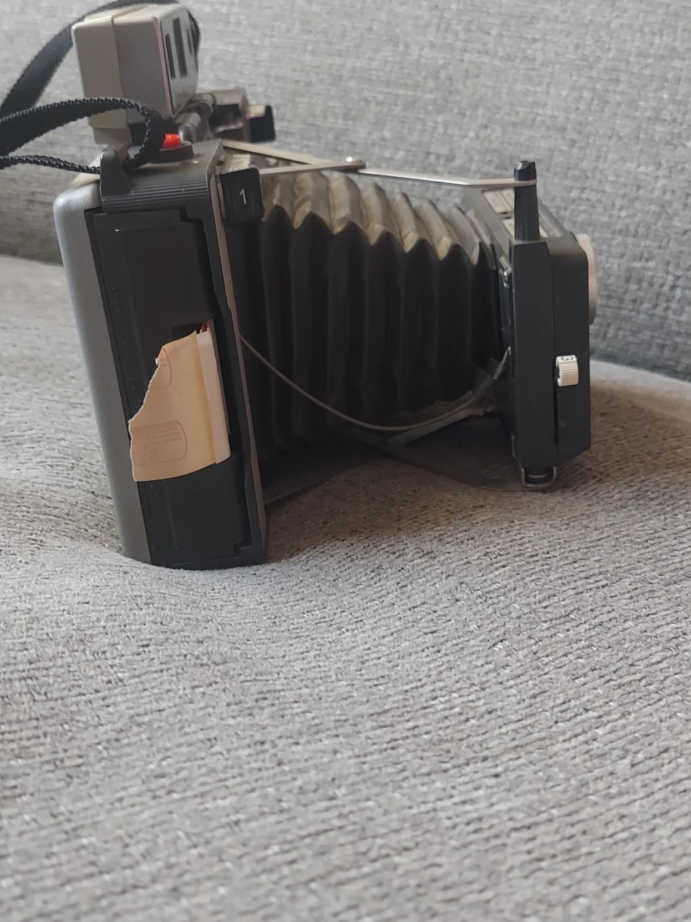 Polaroid Automatic 230 Land Camera Kit w/ Case, Flash, Bulbs & Manual